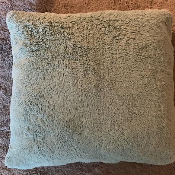 3 Pillows - Picture 3 of 4